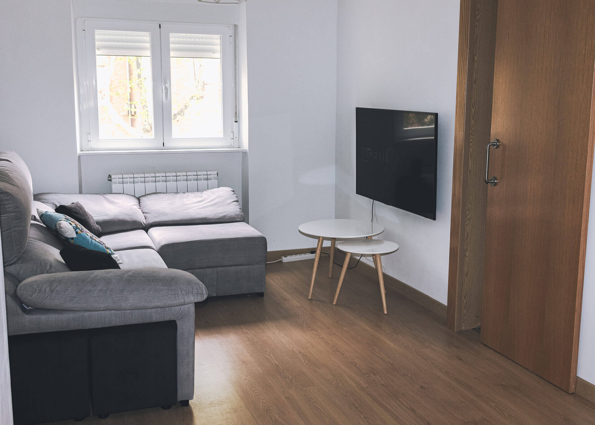 Salón con Smart TV / Living room with Smart TV